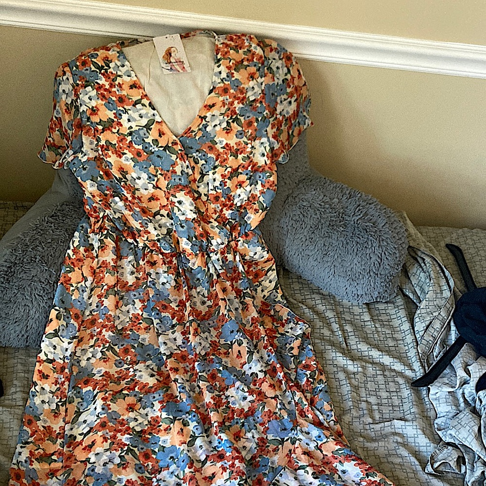 Short sleeved floral midi dress